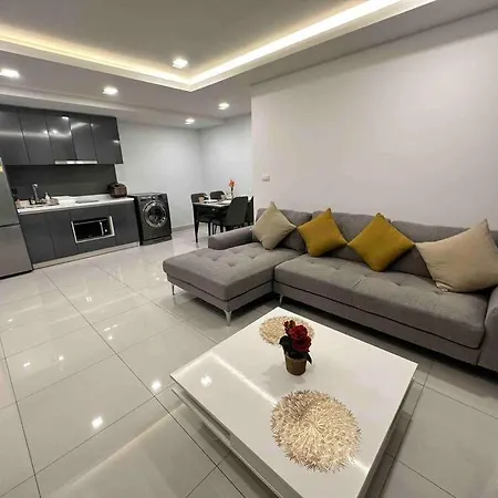 Arcadia Condo: Spacious 3-room With Entertainment & Amenities Apartment Pattaya
