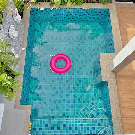 Rosewood Pool 3 Hotel 3*