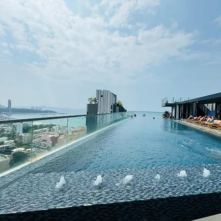 Apartment 芭提雅市中心网红公寓the Base Central