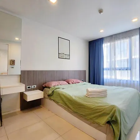Apartment The Urban In Pattaya