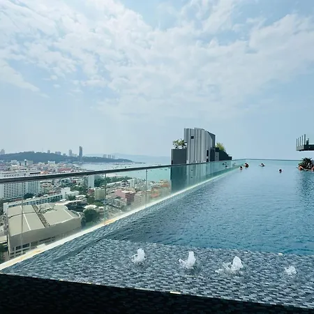 芭提雅市中心网红公寓the Base Central