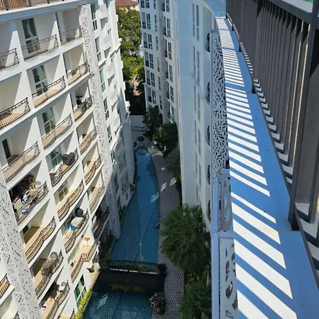 Pool View Cozy Getaway * Pattaya