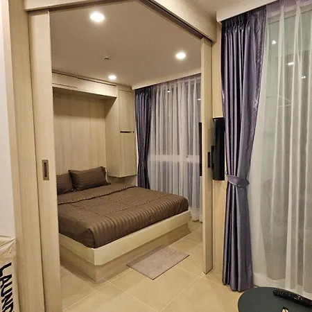 Apartment Pool View Cozy Getaway