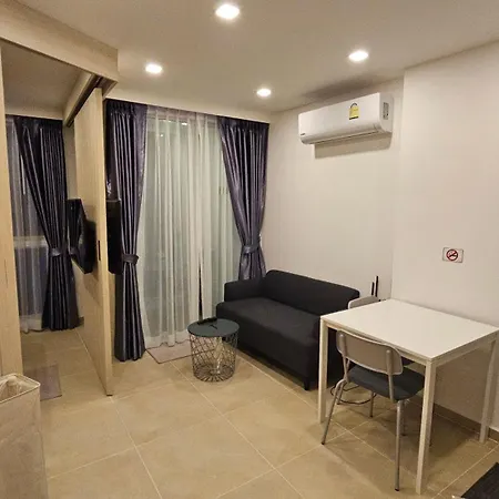 Pool View Cozy Getaway Apartment Pattaya
