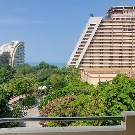 อพาร์ทเม้น View Talay 6 Wongamat Pattaya