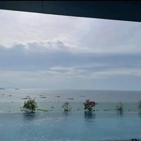 市中心/centric Sea中心海/网红天空海景泳池/健身房/近六巷好莱坞/购物商圈居住出行方便 Apartment *