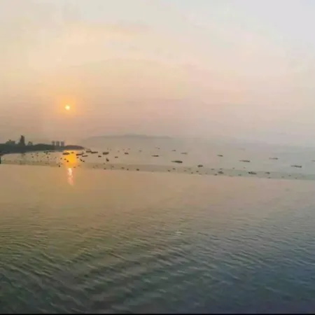 市中心/centric Sea中心海/网红天空海景泳池/健身房/近六巷好莱坞/购物商圈居住出行方便 Apartment Pattaya