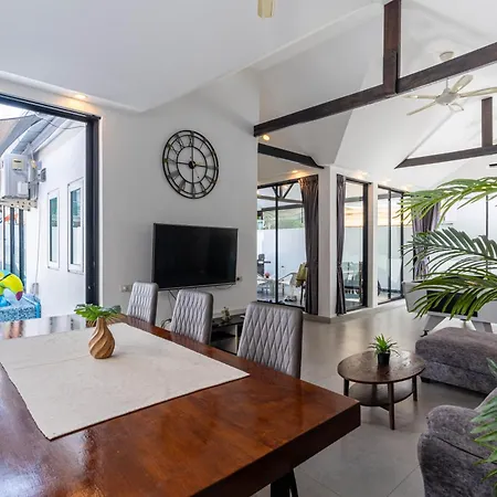 Luxury Pool Center C5 - 5 Bedroom Villa Pattaya