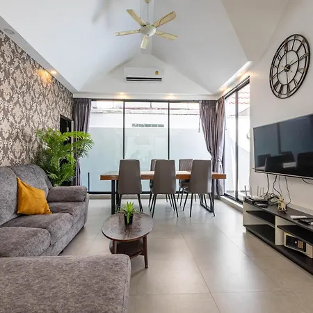 Luxury Pool Center C5 - 5 Bedroom * Pattaya