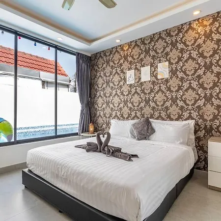 Luxury Pool Center C5 - 5 Bedroom * Pattaya