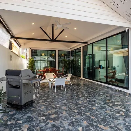 Luxury Pool Center C5 - 5 Bedroom Villa *