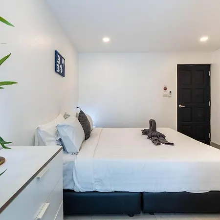 Luxury Pool Center C5 - 5 Bedroom *