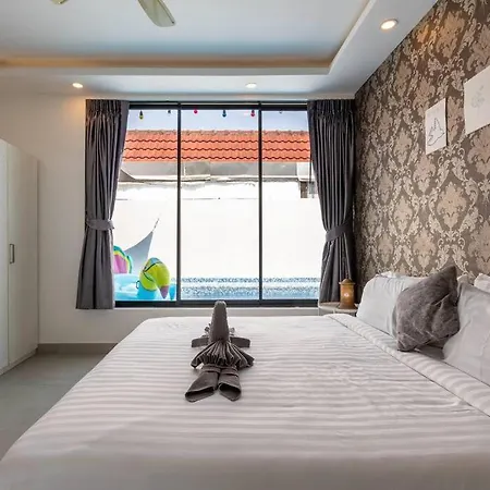 Villa Luxury Pool Center C5 - 5 Bedroom Pattaya