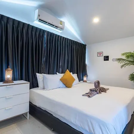 Luxury Pool Center C5 - 5 Bedroom Villa Pattaya
