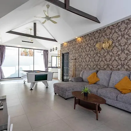 Luxury Pool Center C5 - 5 Bedroom *