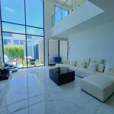 Plam Spring Pool 3 Bedroom Apartment
