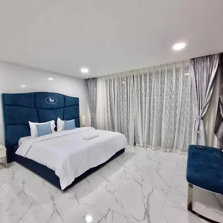 Plam Spring Pool 3 Bedroom Apartment Pattaya