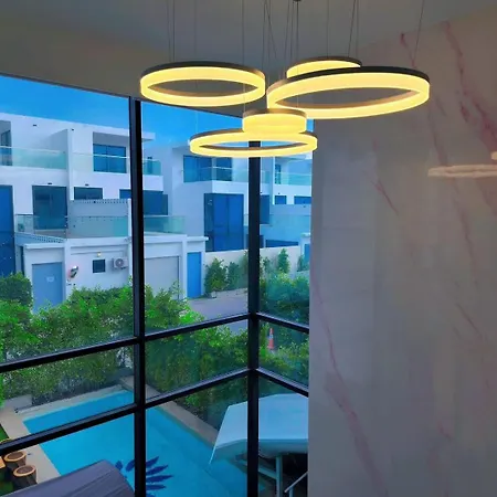 Plam Spring Pool 3 Bedroom Apartment