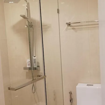 2b Olympus City Garden Apartment