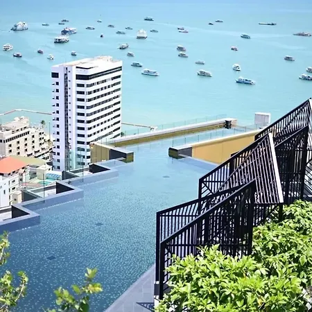 Edge 19th Floor Apartment *