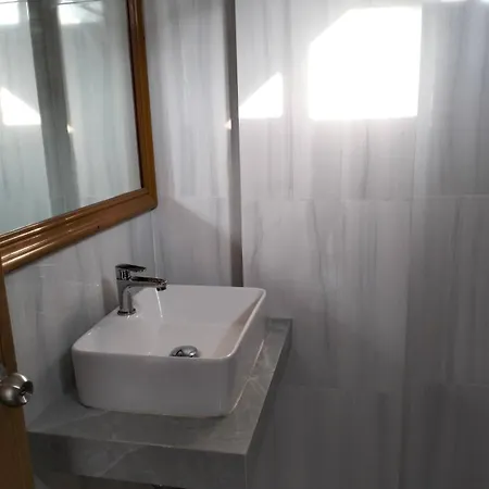 Hotel Shagwell Mansions 3*