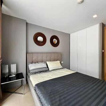 The Aurora Praatumnak - Luxury Two Bedroom Near The Sea Pattaya