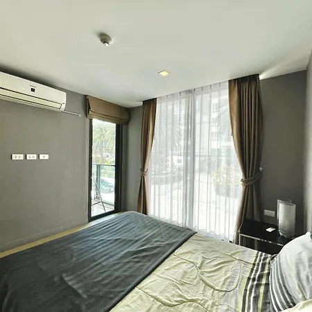 The Aurora Praatumnak - Luxury Two Bedroom Near The Sea * Pattaya