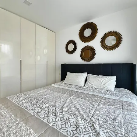 The Aurora Praatumnak - Luxury Two Bedroom Near The Sea Pattaya