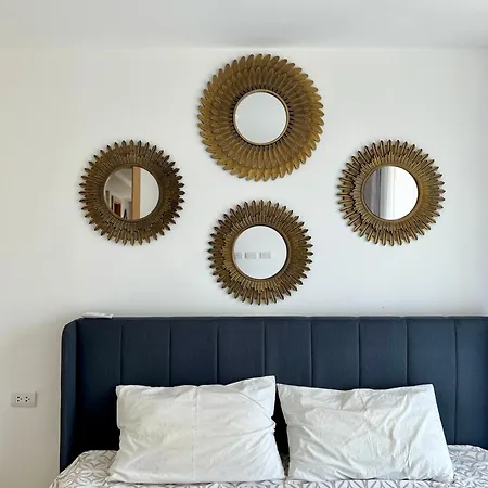 The Aurora Praatumnak - Luxury Two Bedroom Near The Sea Apartment