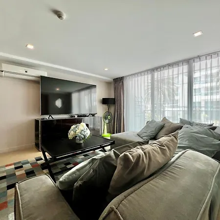 The Aurora Praatumnak - Luxury Two Bedroom Near The Sea Pattaya
