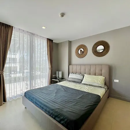 Apartment The Aurora Praatumnak - Luxury Two Bedroom Near The Sea Pattaya