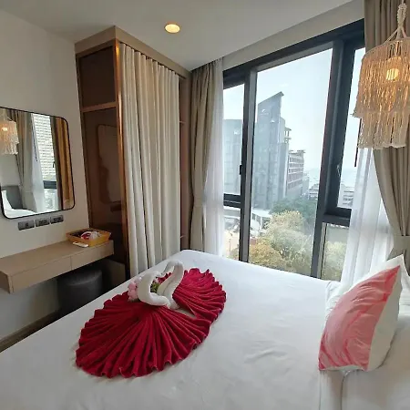 Apartment Newest!& Rare 2bdrms Ocean Facing Balcony #ef23914 Pattaya