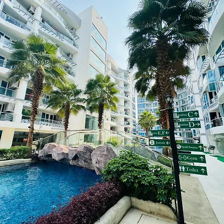 Apartment Grand Avenue 2bedr 2bathr 38and38 Sqm 2rooms Together Poor View Or City View