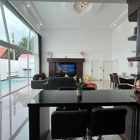 Villa Cityhouse-roses,private Pool With Jacuzzi,near Walking Street