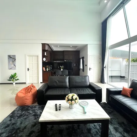 Cityhouse-roses,private Pool With Jacuzzi,near Walking Street Villa