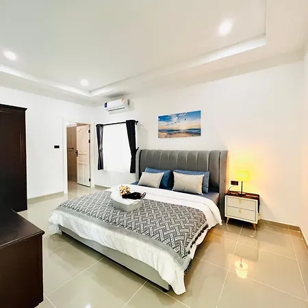 Cityhouse-roses,private Pool With Jacuzzi,near Walking Street Villa