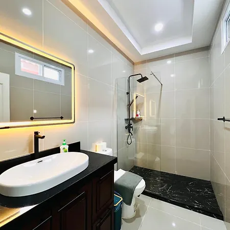 Villa Cityhouse-roses,private Pool With Jacuzzi,near Walking Street Pattaya