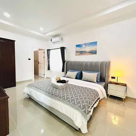 Villa Cityhouse-roses,private Pool With Jacuzzi,near Walking Street Pattaya