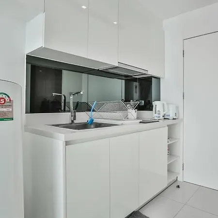 New In Downtown Apartment *