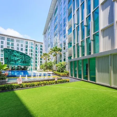 New In Downtown Apartment *