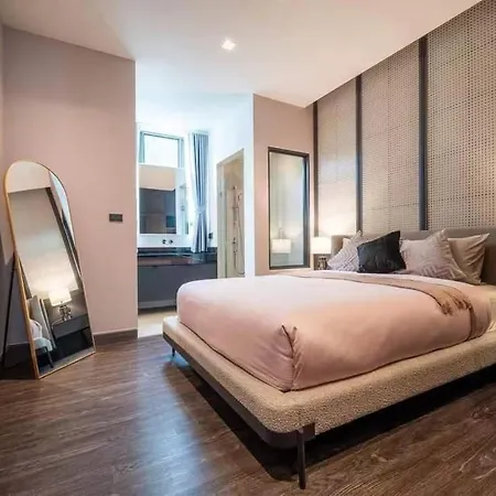 Moon 5-bedroom Luxury Pool Villa Pattaya