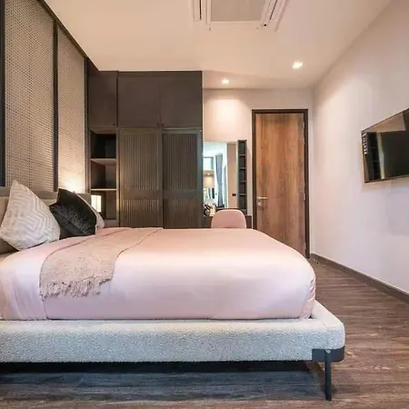 Moon 5-bedroom Luxury Pool Villa *