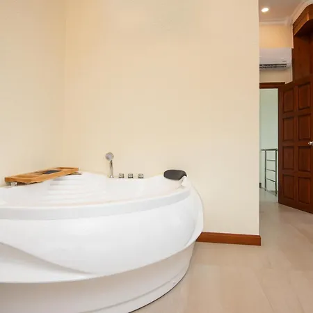 Pratamnak Luxury Resort *
