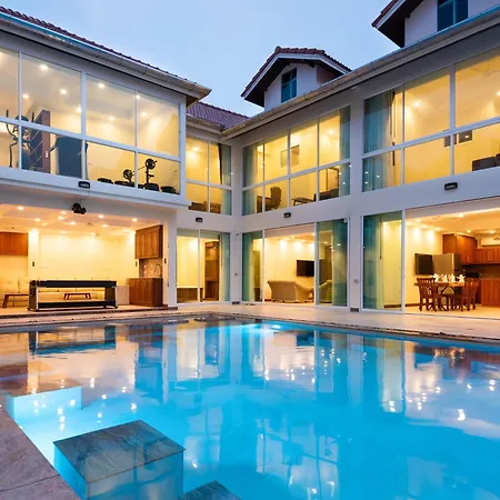 Pratamnak Luxury Resort