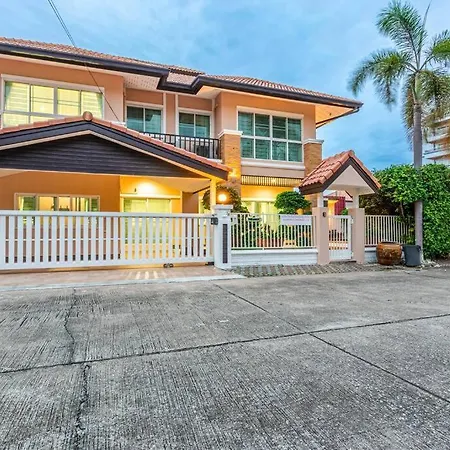 Jasmine Garden & Pool Villa Pattaya