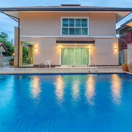 Jasmine Garden & Pool