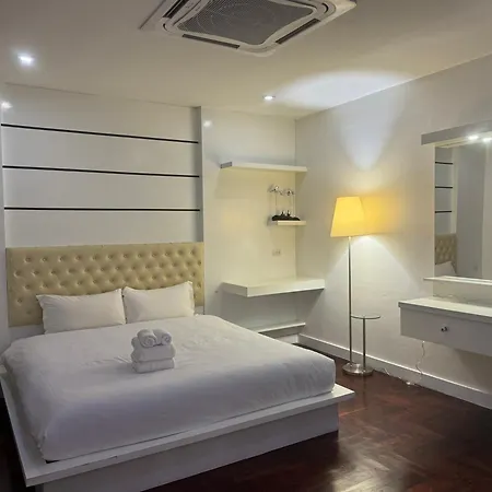 Center Thai 3 Bed 2 Bath Villa Pattaya