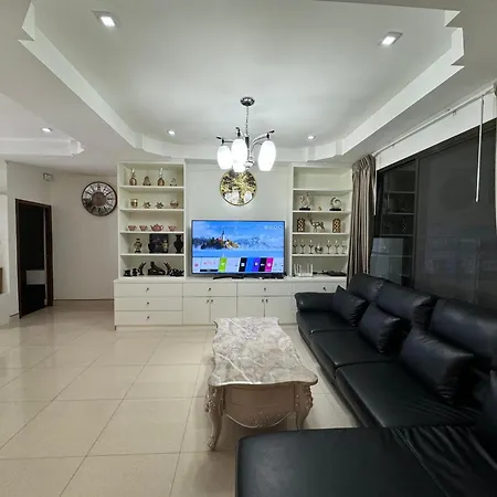Villa Center Thai 3 Bed 2 Bath