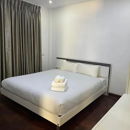 Center Thai 3 Bed 2 Bath