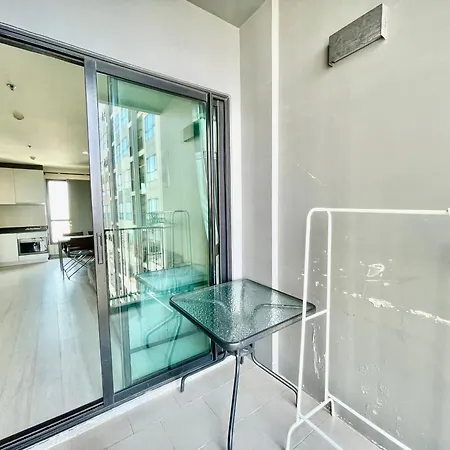 The Base Central Apartment *